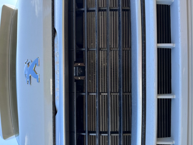 Intégration de la caméra avant du kit 360° sur un camping-car