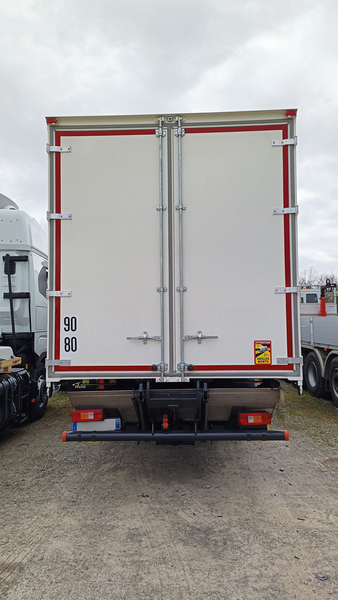 Intégration de la caméra arrière du kit 360° sur un camion