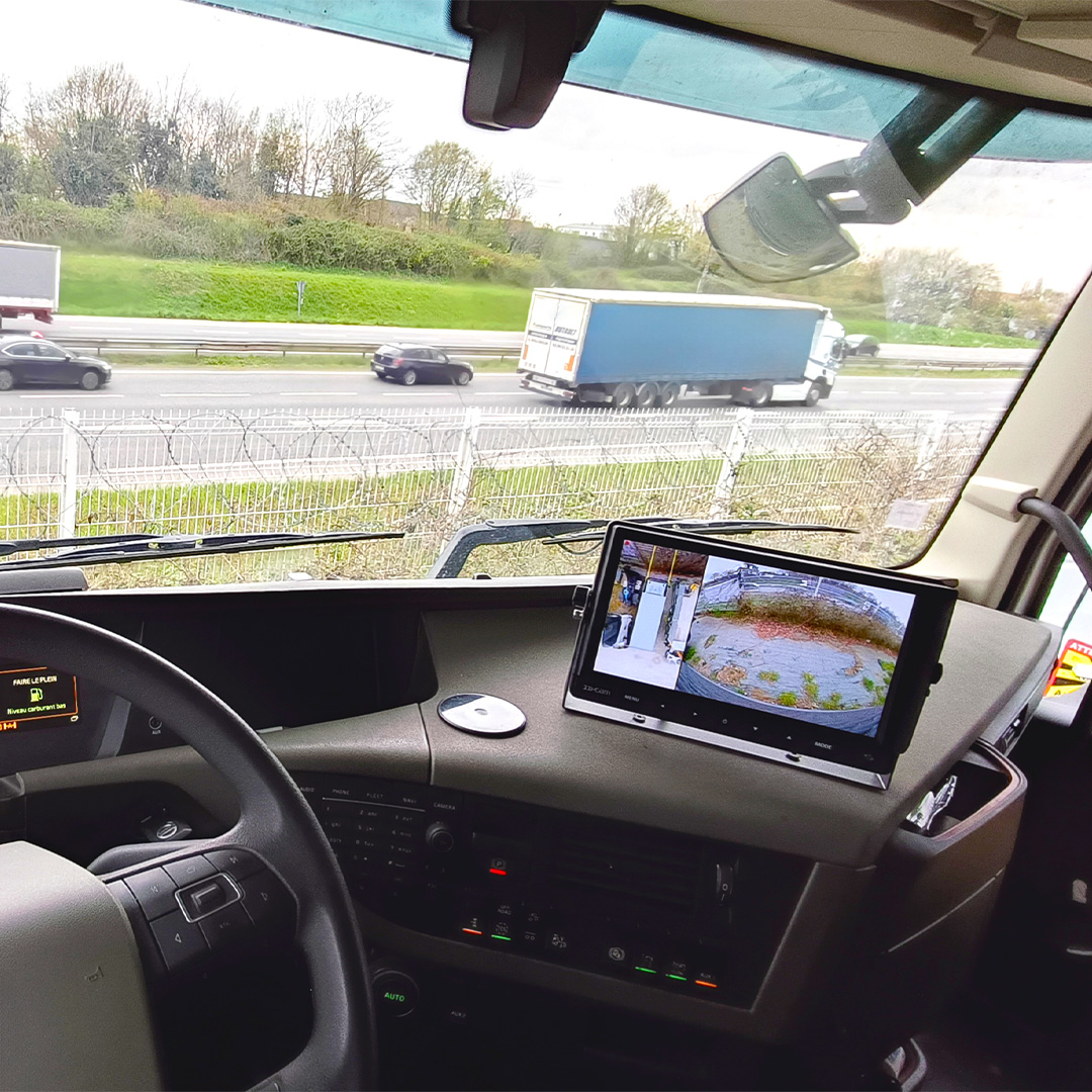 Moniteur 10 pouces kit 360° installé sur un camion
