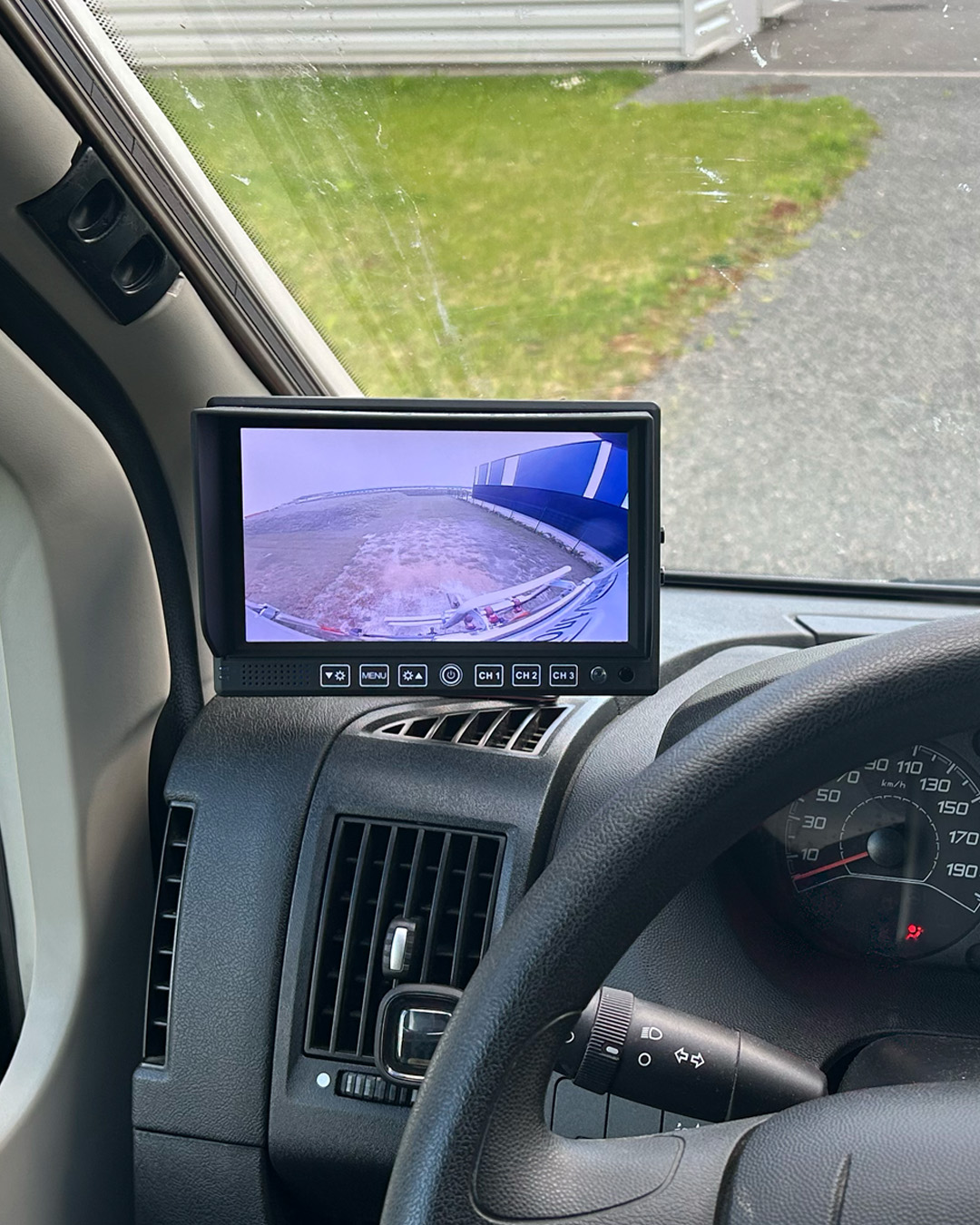 Moniteur 9″ ID.CAM quad affichage 4 caméras en même temps sur un grand écran HD