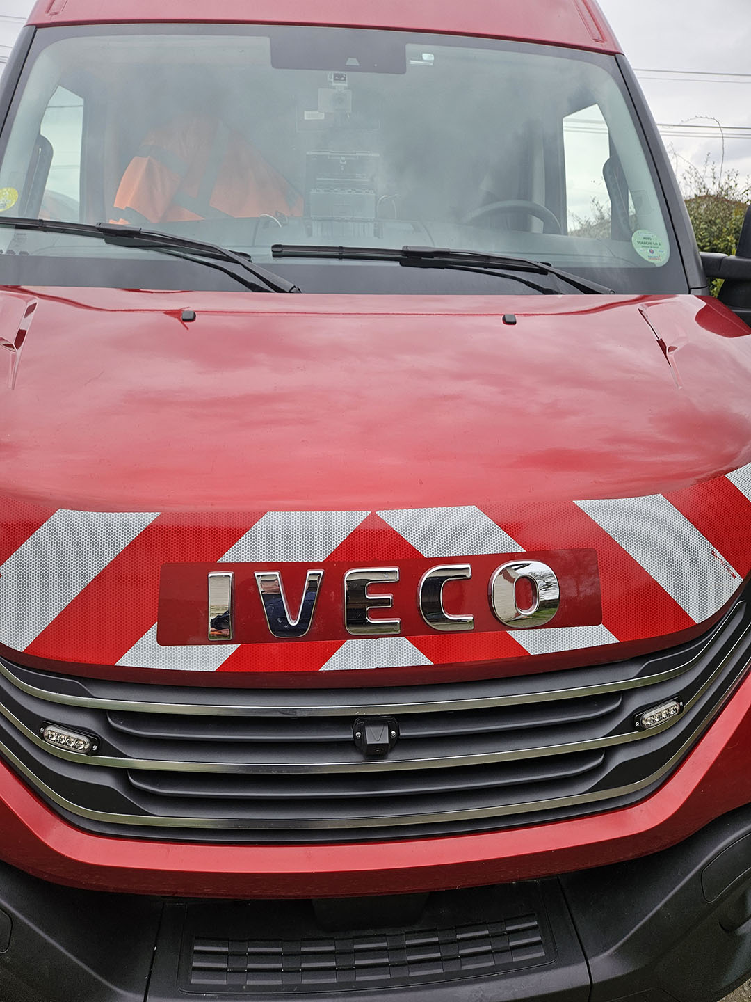 Intégration de la caméra avant du kit 360° sur un utilitaire